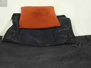 Chaturbate Live Sex Cam of twonaugthy77
