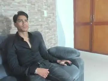 Chaturbate Adult Webcam of angelo000000000000000x