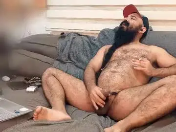 Chaturbate Live Porn of hairybeardedsmoker