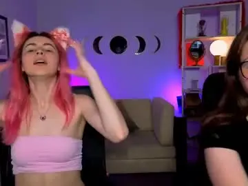 Chaturbate Live Sex Cam of helli_belli