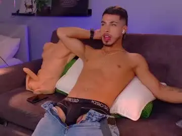 Chaturbate Live Sex Cam of ken_boy_