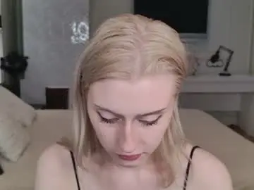 Chaturbate Live Sex Cam of oh__lily