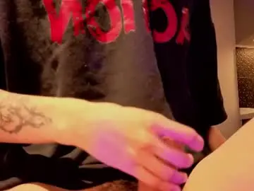 Chaturbate Live Sex Cam of bumblubee