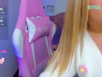 Chaturbate Live Sex Cam of ema_tayy