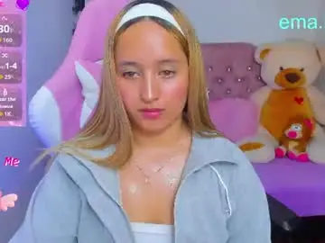 Chaturbate Live Sex of ema_tayy