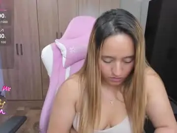 Chaturbate Free Porn Cam of ema_tayy