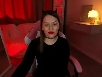 Chaturbate Live Sex Cam of kira_miragee