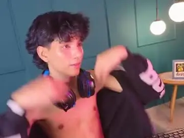 Chaturbate Free Live Porn of christopher_robin4