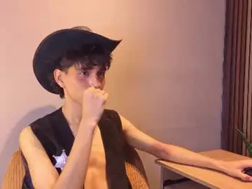 Chaturbate Live Sex Cam of christopher_robin4