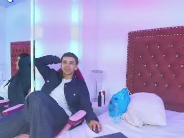 Chaturbate Live Porn of jaden_and_sofia