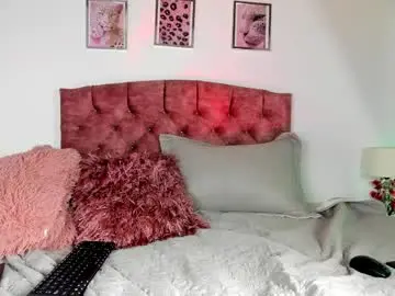 Chaturbate Live Sex Cam of lia_blake7