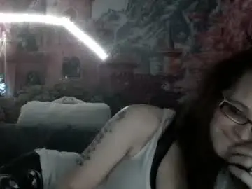 Chaturbate Live Sex Cam of tinker200552