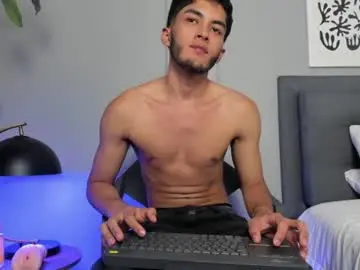 Chaturbate Nude Webcam of tyler_fox_