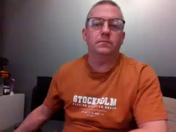 Chaturbate Live Sex Cam of middleton2021