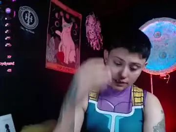 Chaturbate Live Sex Cam of nikky_tomboy444