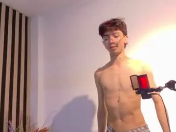 Chaturbate Live Sex Cam of twink_sebas7