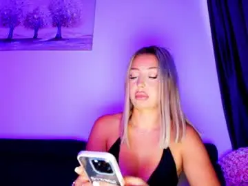 Chaturbate Live Sex Cam of abella_soleill
