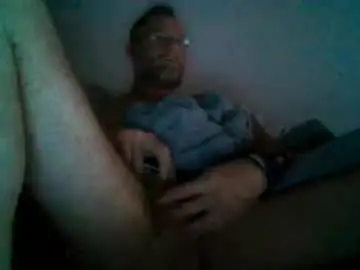 Chaturbate Live Sex Cam of oralking123