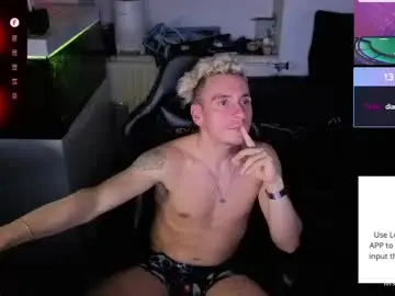 Chaturbate Sex Chat of rayzel_white