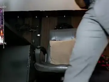 Chaturbate Free Porn Cam of leon_1717