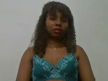 Chaturbate Live Sex Cam of rosalinda933