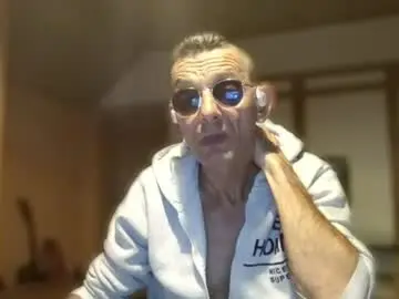 Chaturbate Live Sex Cam of dreambob