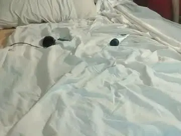 Chaturbate Live Porn of 2hard2handleme