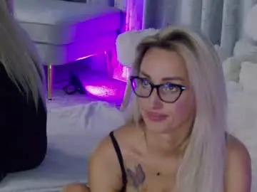 Chaturbate Adult Video Chat of isabelleethan