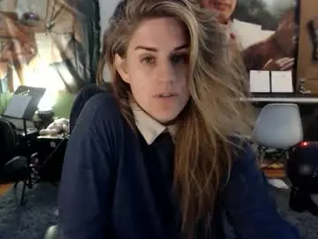 Chaturbate Live Sex Cam of katiecutie_5