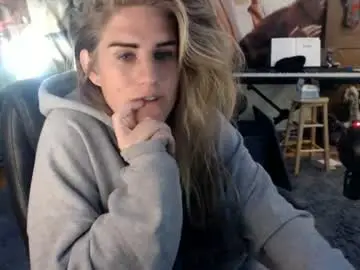 Chaturbate Sex Cam of katiecutie_5