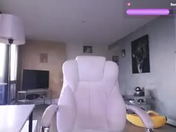 Chaturbate Live Sex Cam of tinykylie