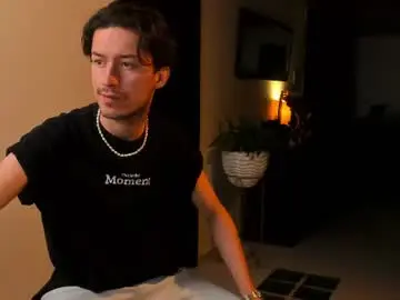 Chaturbate Live Porn of adrianwilliams_