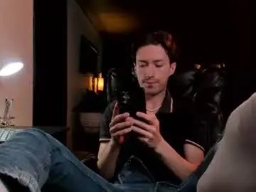 Chaturbate Free Porn Cam of adrianwilliams_