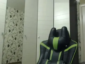 Chaturbate Live Sex Cam of strongass18