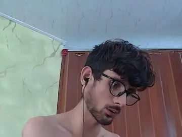 Chaturbate Live Sex Cam of sasuke_bigcock