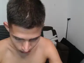Chaturbate Live Porn of harold_18_