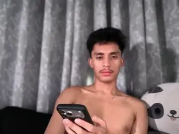 Chaturbate Live Sex Cam of twink_hairyass69