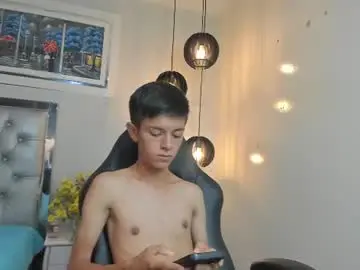 Chaturbate Adult Video Chat of fem_danny7