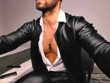 Chaturbate Live Sex Cam of mikestrip