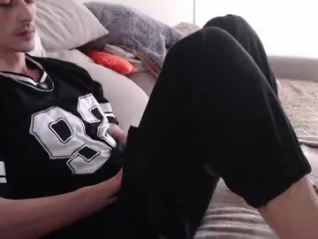 Chaturbate Live Sex Cam of sam_skywalker