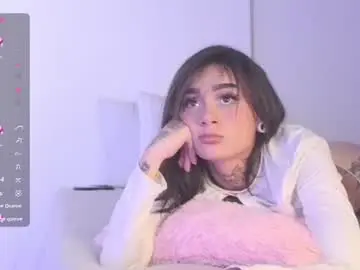Chaturbate Free Porn Cam of mollyblue333