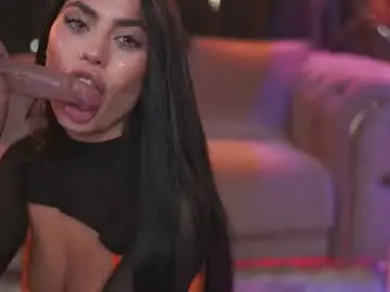 Chaturbate Live Sex Cam of ravennadarcy