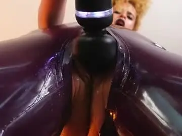 Chaturbate Live Sex Cam of alexa_duque34