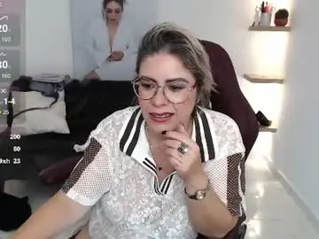 Chaturbate Best live sex cam show of diva_milf