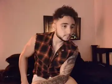 Chaturbate Live Sex Cam of latinboyvip_