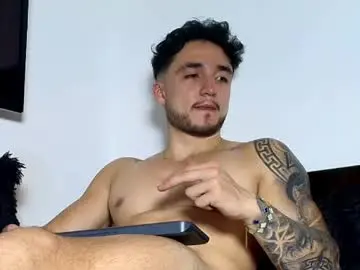 Chaturbate Live Sex Cam of latinboyvip_