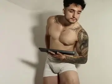 Chaturbate Live Porn of latinboyvip_