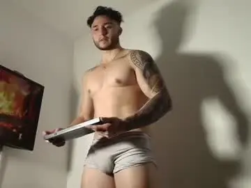 Chaturbate Adult Video Chat of latinboyvip_