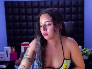 Chaturbate Best live sex cam show of tiny_love_