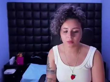 Chaturbate Live Sex of tiny_love_